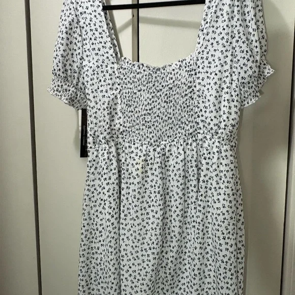 White and navy Floral Dress - Picture 5 of 6